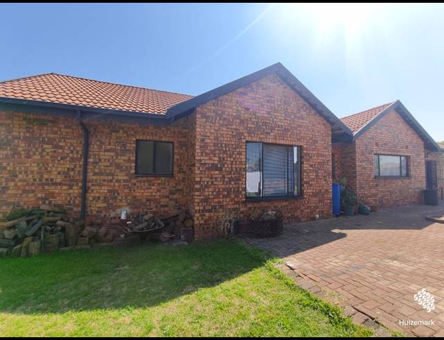 4 BEDROOM HOUSE FOR SALE IN ROODIA